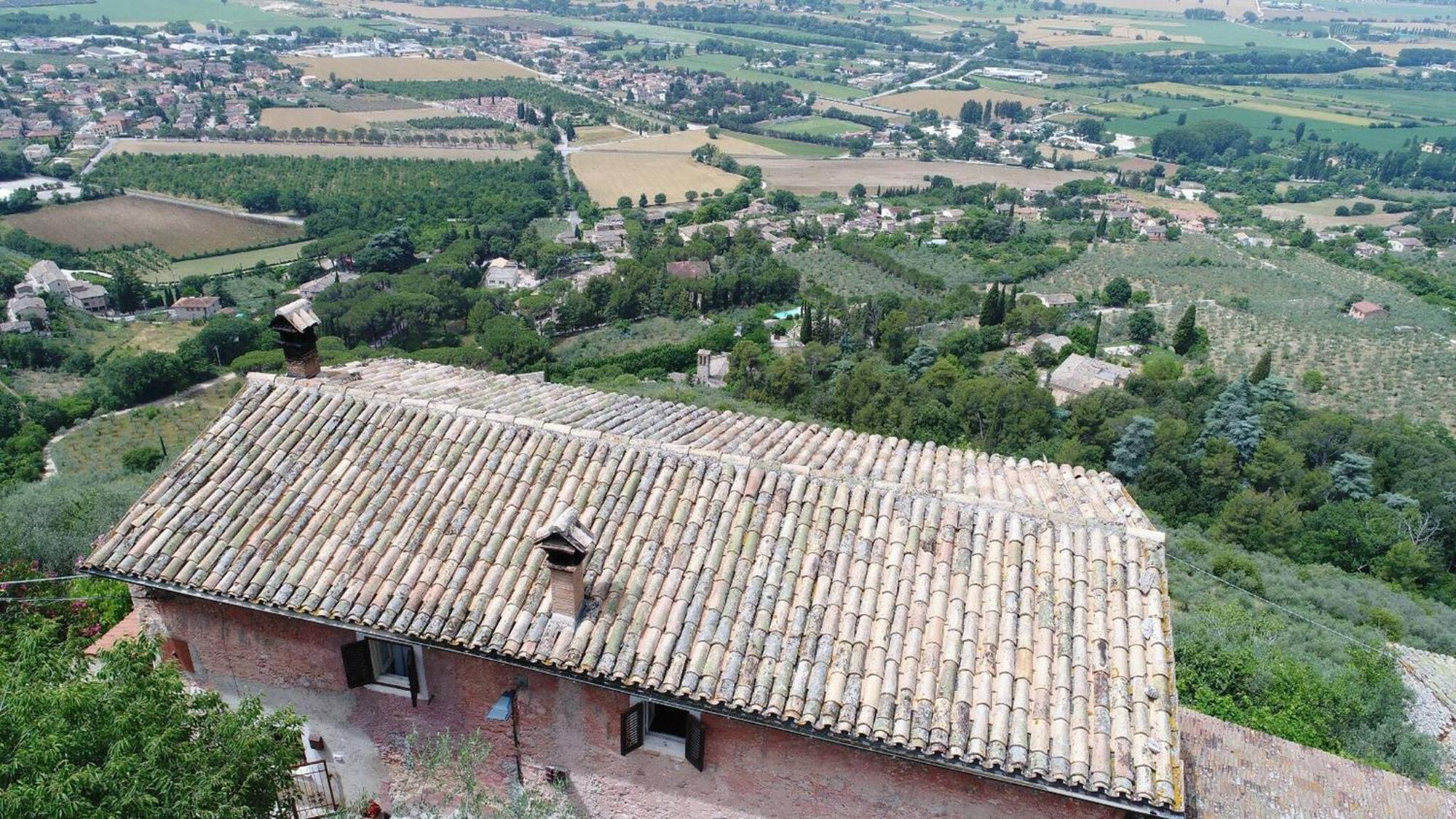 Villa Rurale Nei Pressi Castello Campello sul Clitunno Eksteriør billede