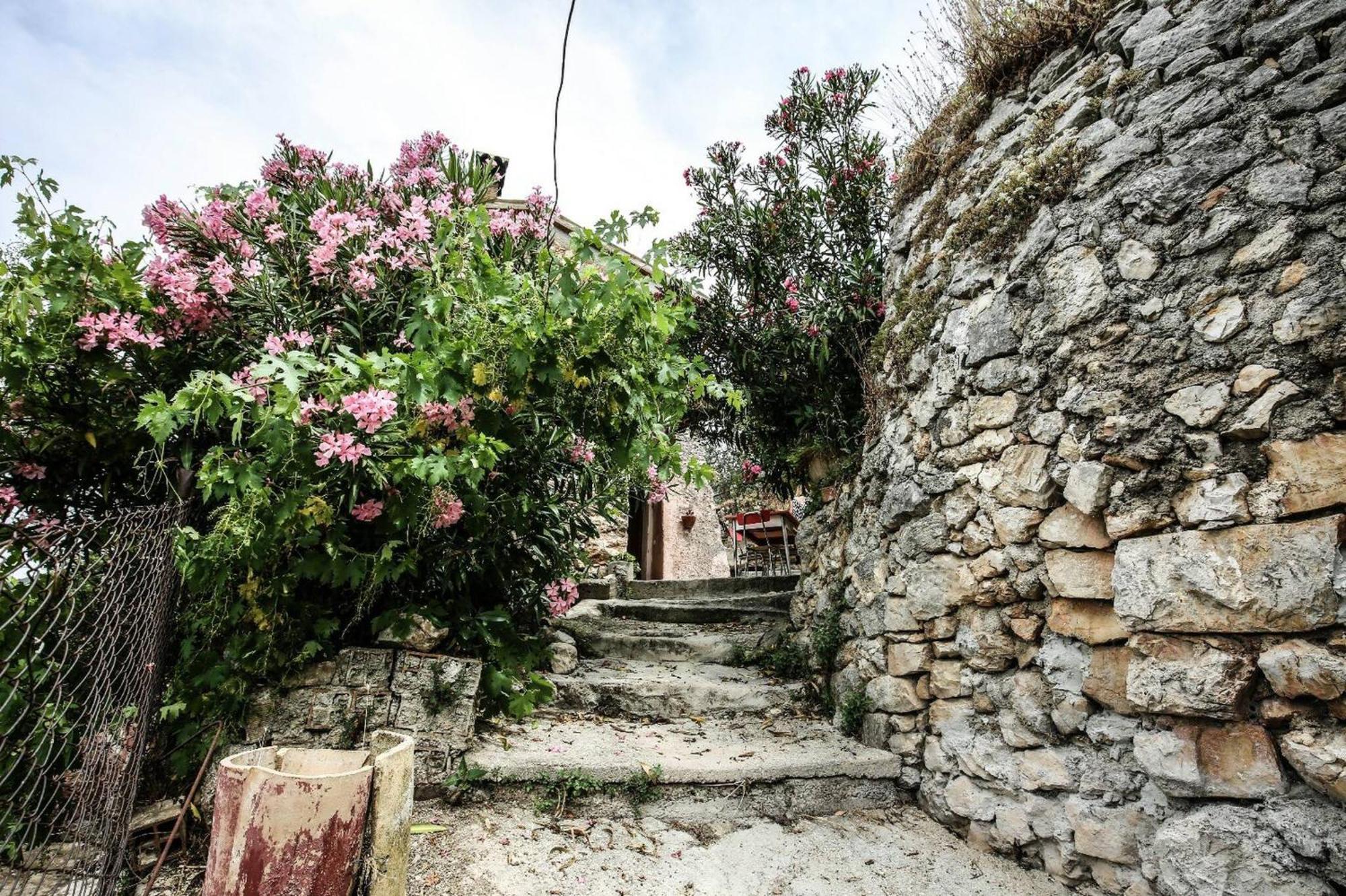 Villa Rurale Nei Pressi Castello Campello sul Clitunno Eksteriør billede