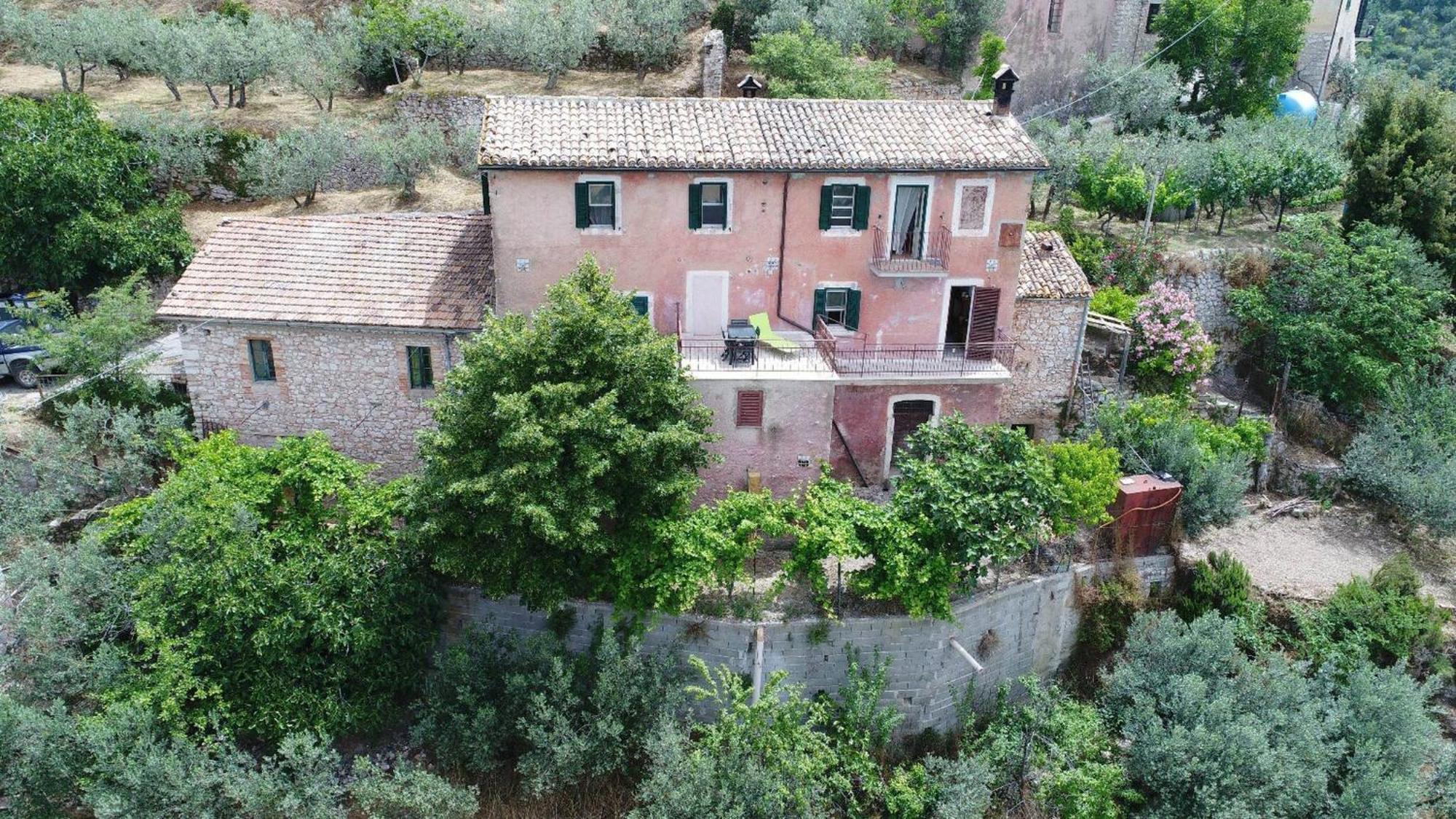 Villa Rurale Nei Pressi Castello Campello sul Clitunno Eksteriør billede