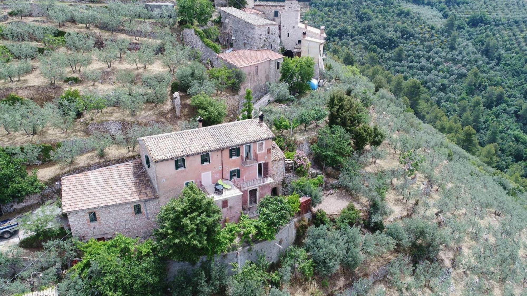 Villa Rurale Nei Pressi Castello Campello sul Clitunno Eksteriør billede