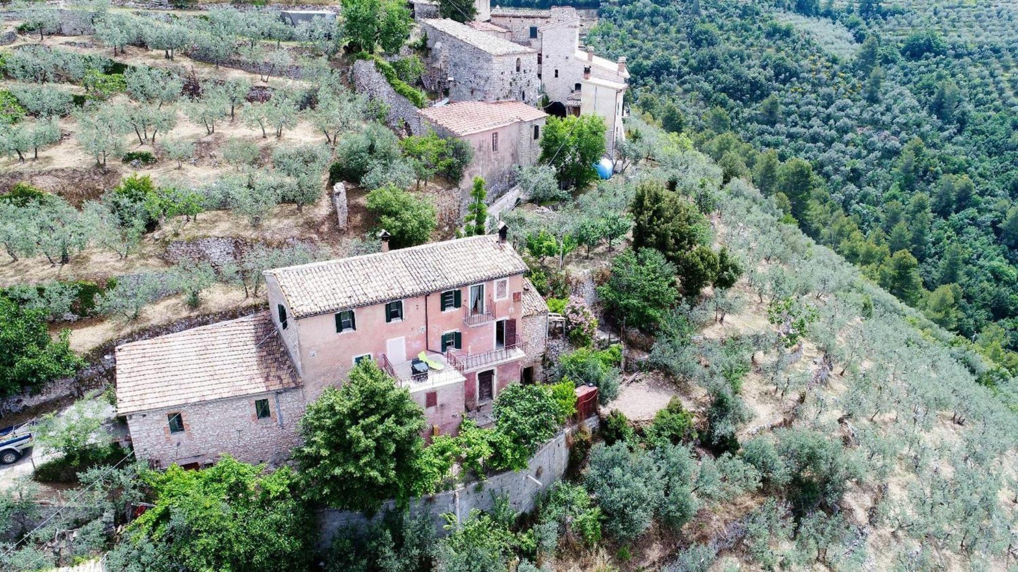 Villa Rurale Nei Pressi Castello Campello sul Clitunno Eksteriør billede