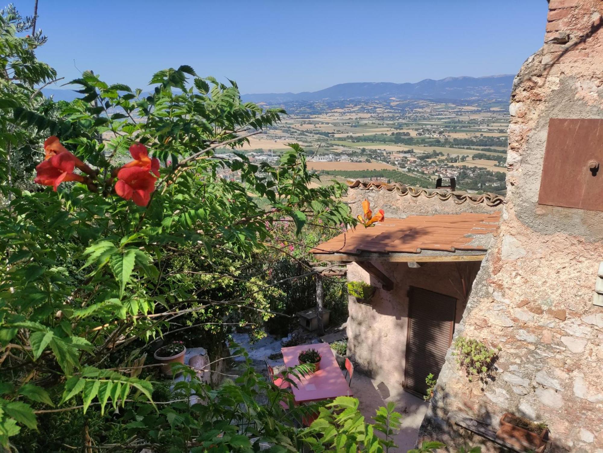 Villa Rurale Nei Pressi Castello Campello sul Clitunno Eksteriør billede